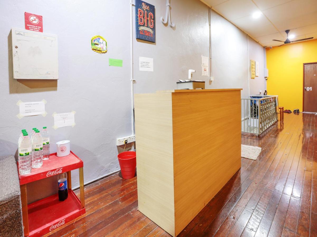 古晋 Spot On 90610 Loft Waterfront酒店 外观 照片